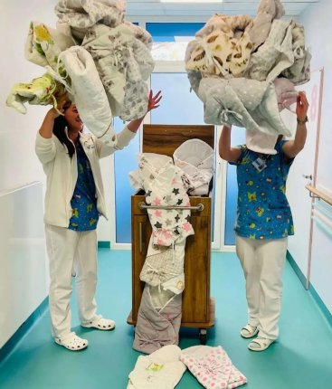 Nemocnice v Havířově rozdělila maminky: Zavinovačky prý škodí novorozencům!